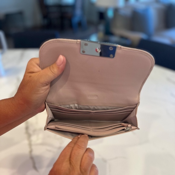 Coach Leather tote and matching wallet - Picture 2 of 3